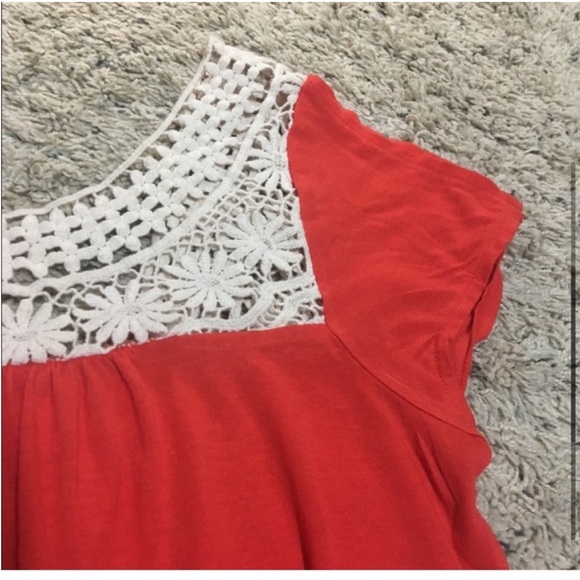 Free! American Eagle top with split sleeve - Picture 2 of 12